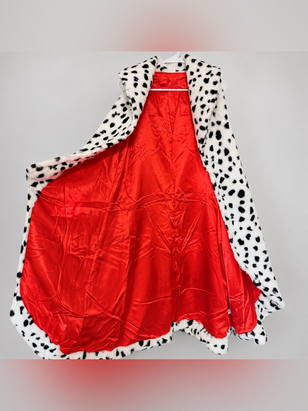 Disney Cruella Dalmatian Faux Fur Costume Cape S/M Red Lining